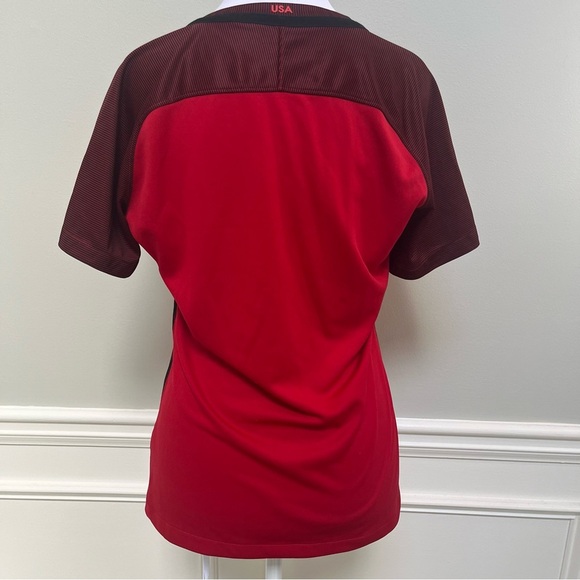 Nike Women's Red and Burgundy Soccer Jersey S - Picture 3 of 7